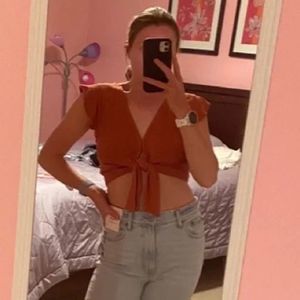 NWT Abercrombie & Fitch Tie Front Crop Flare Sleeve - Size M